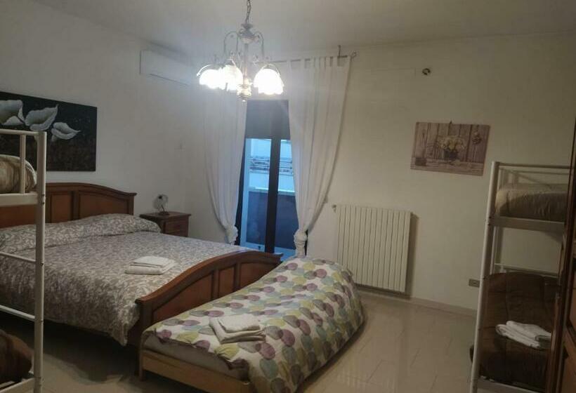 بنسيون La Casa Di Mariagrazia Rooms Con Cucina Condivisa E Terrazza