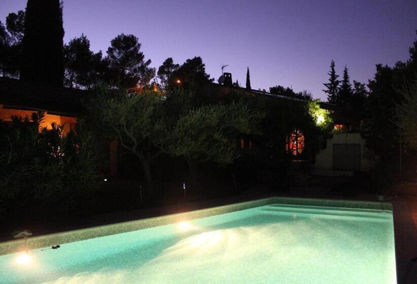 بنسيون Le Baou