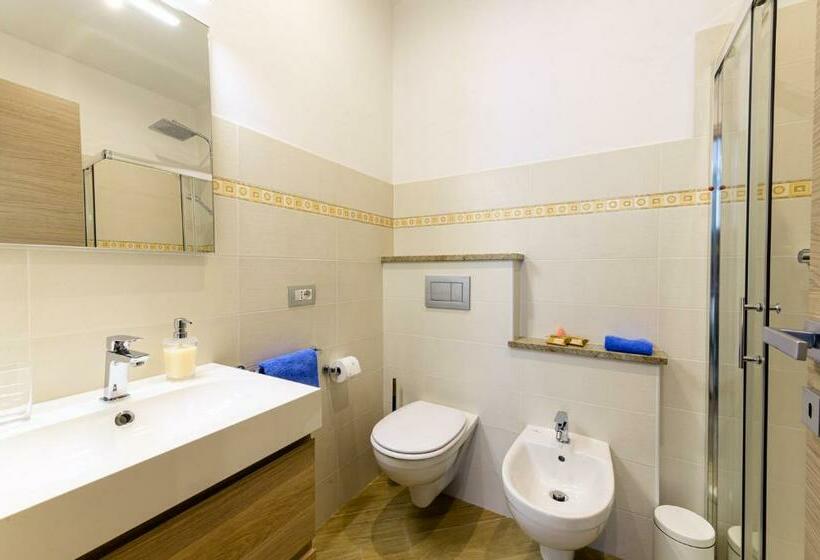 بنسيون Le Rondini