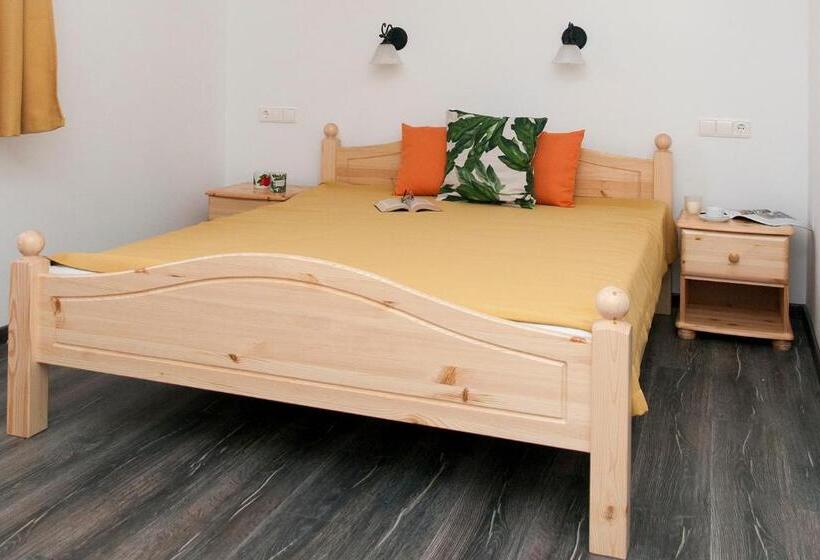 ペンション Patakpart Vendégház