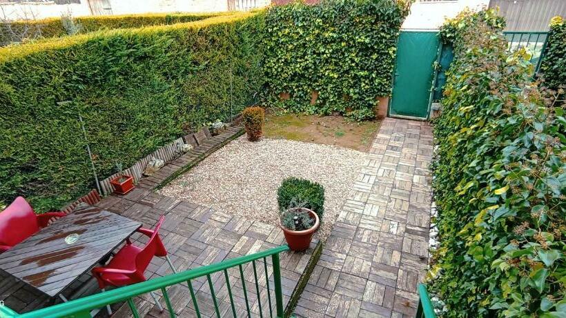 بنسيون Plaza Ramon Santillan