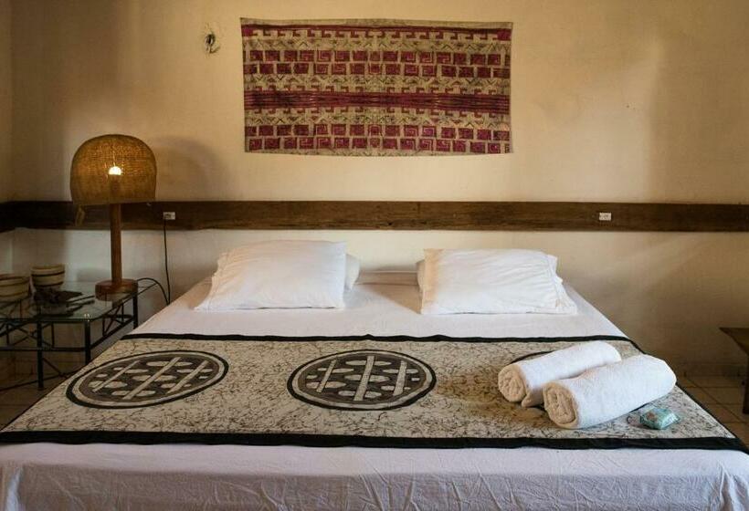 بنسيون Quintal Da Cuiarana   50m Da Praia Principal De Alter Do Chão