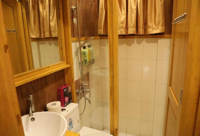 پانسیون Stay Amare Bayswater Mactan