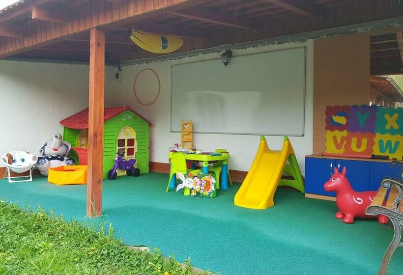 Пансион Yoyo Zurli Park