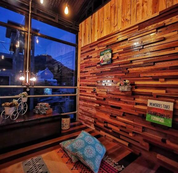 هاستل Michel Inn Coron