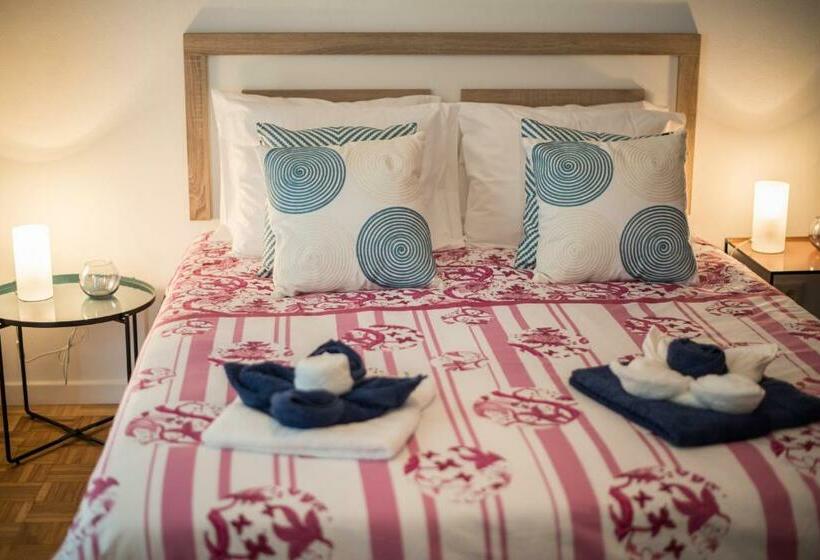 Общежитие Pink Nblue House