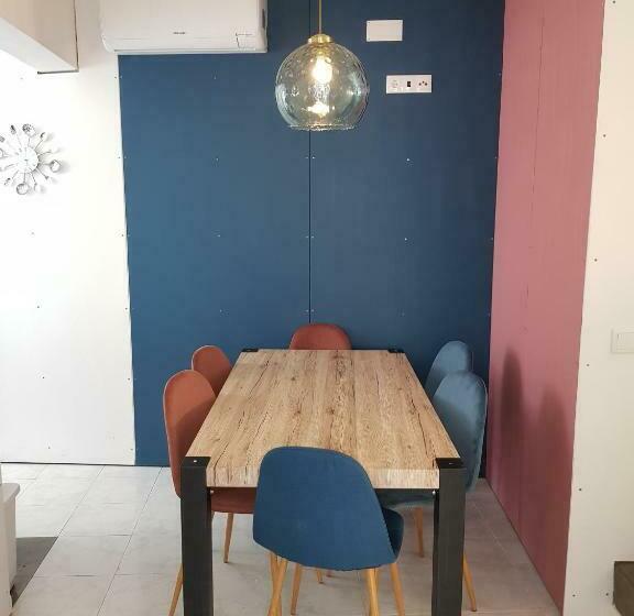 Общежитие Pink Nblue House