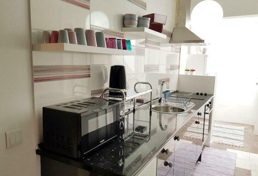 Общежитие Pink Nblue House