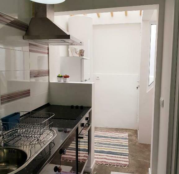 Общежитие Pink Nblue House