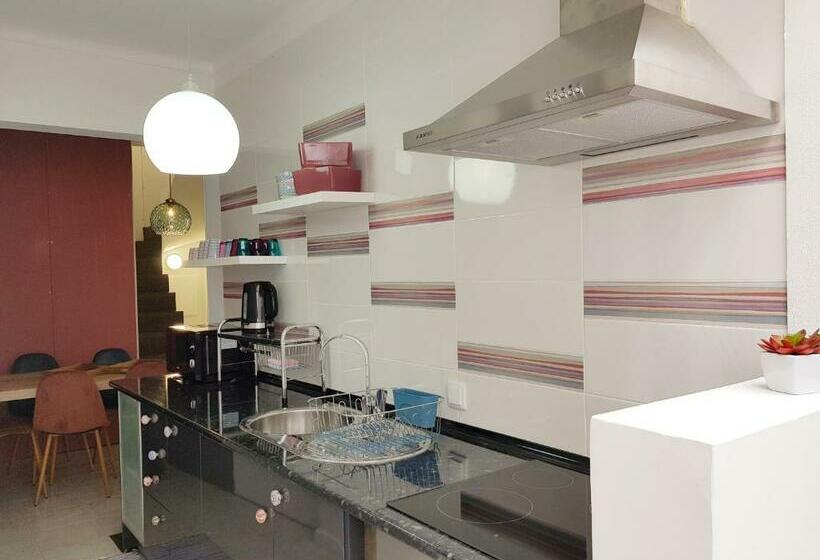 Общежитие Pink Nblue House