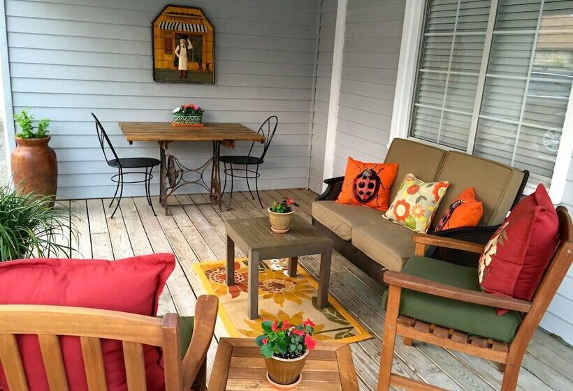 مبيت وإفطار Comal Inn