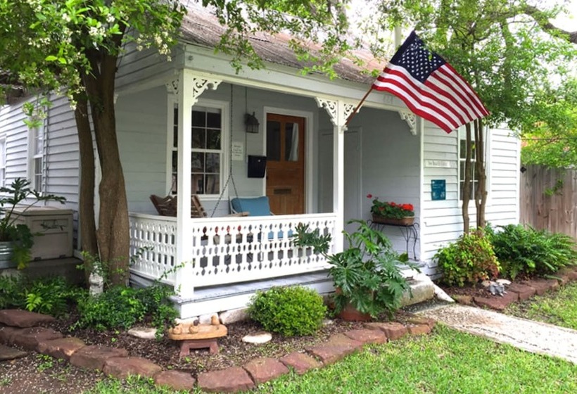 مبيت وإفطار Comal Inn