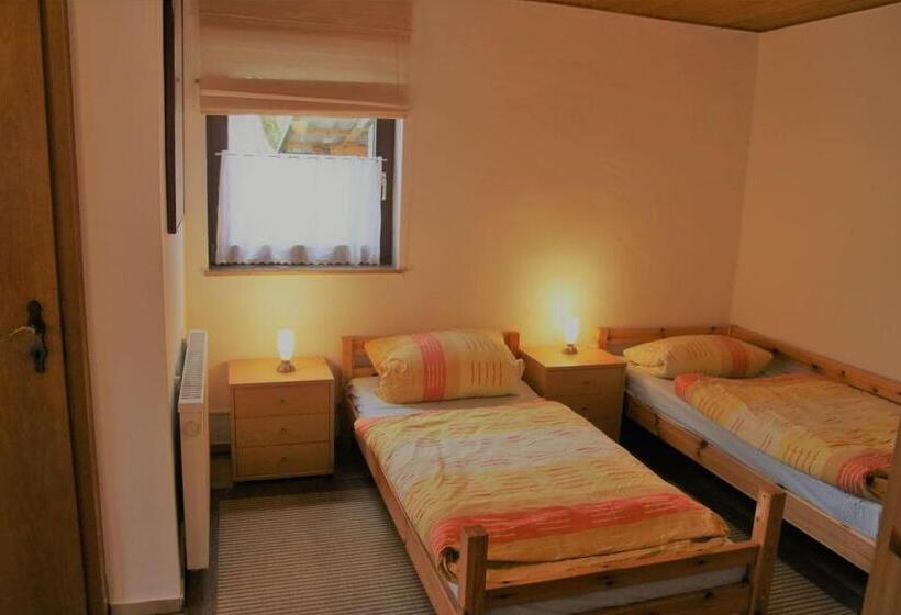 Bed and Breakfast Fewo Landhaus Ederlust Heilungsräume Ev