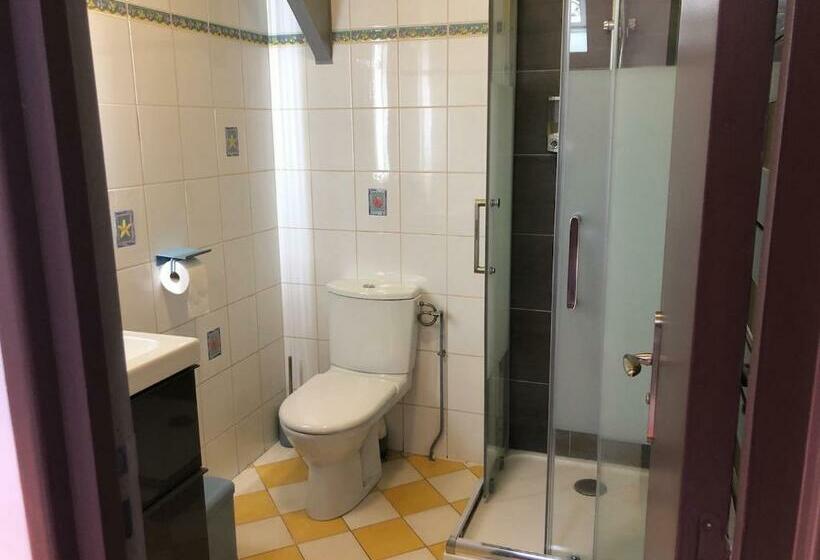 مبيت وإفطار La Cherielle