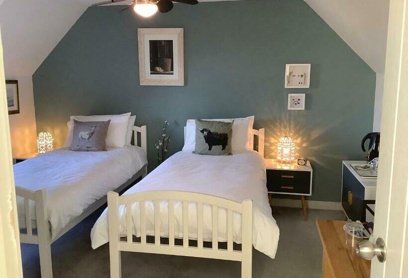 Bed and Breakfast Oakwood B And B