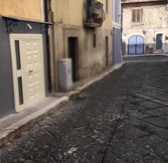 ベッドアンドブレックファースト Suite 01