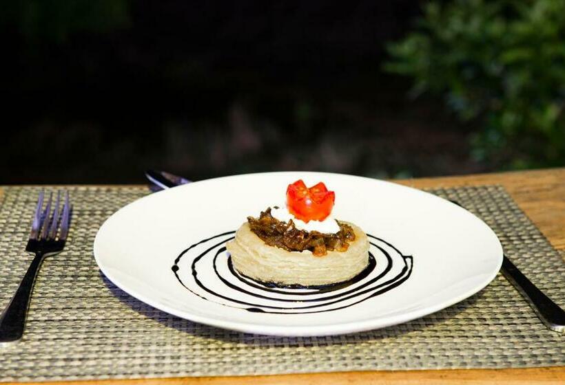 בית מלון כפרי Gugulesizwe Camp