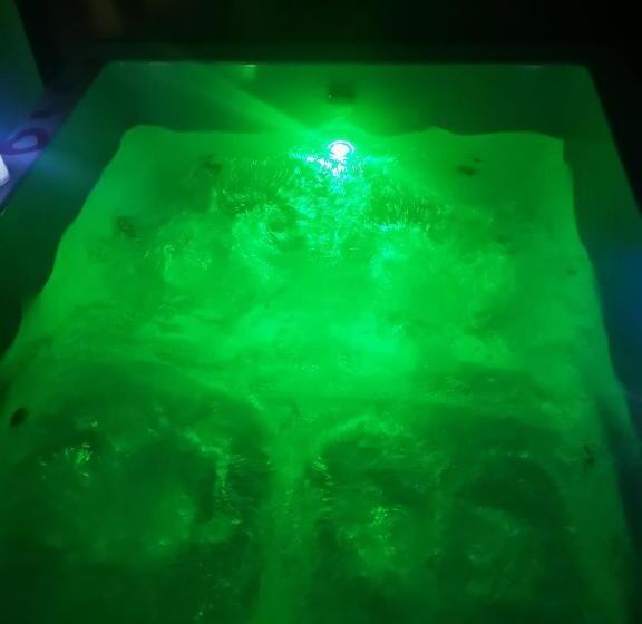 Отель Spabyelleetlui Spa Rouge Ou Bleu