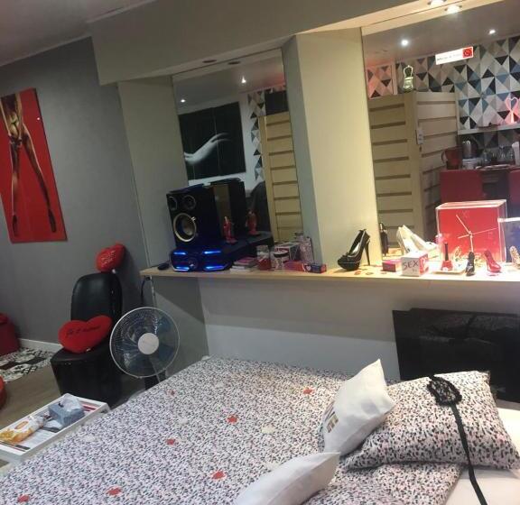 Отель Spabyelleetlui Spa Rouge Ou Bleu