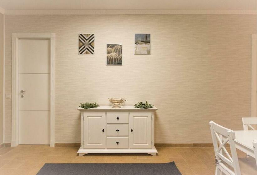 Lira Holiday Apartments