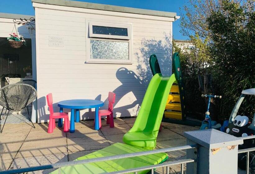 Nicolas Devon Air Bed And Breakfast