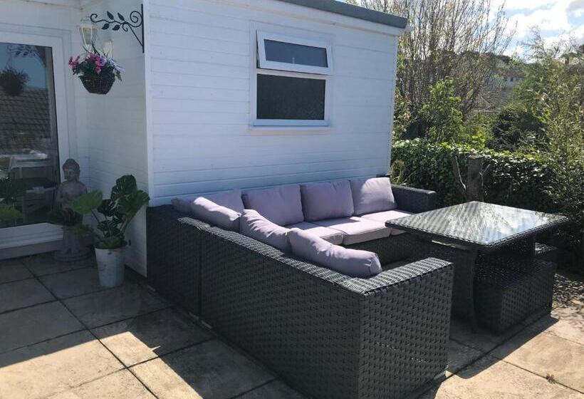 Nicolas Devon Air Bed And Breakfast