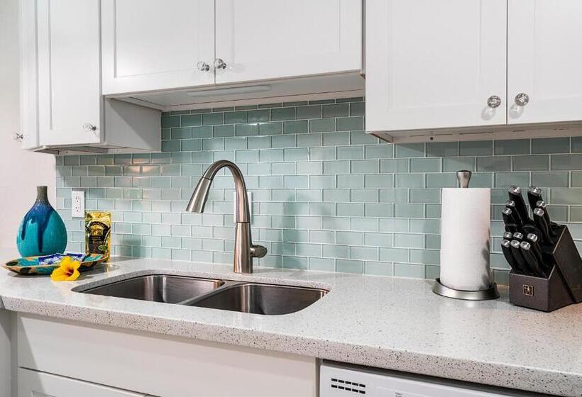 Oceanfront Luxury Condo