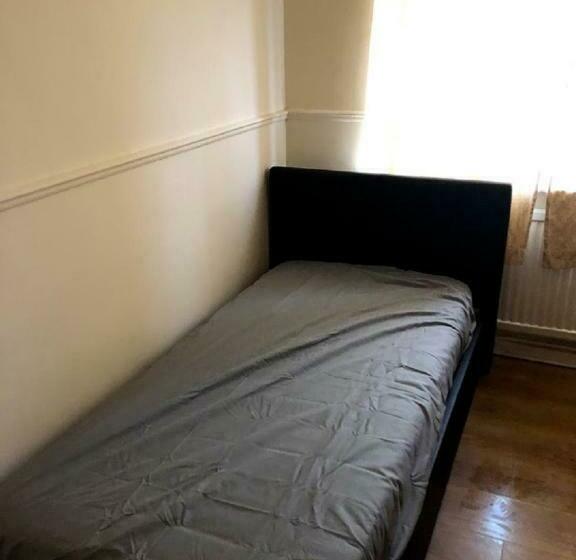 Пансион Aaby House In London