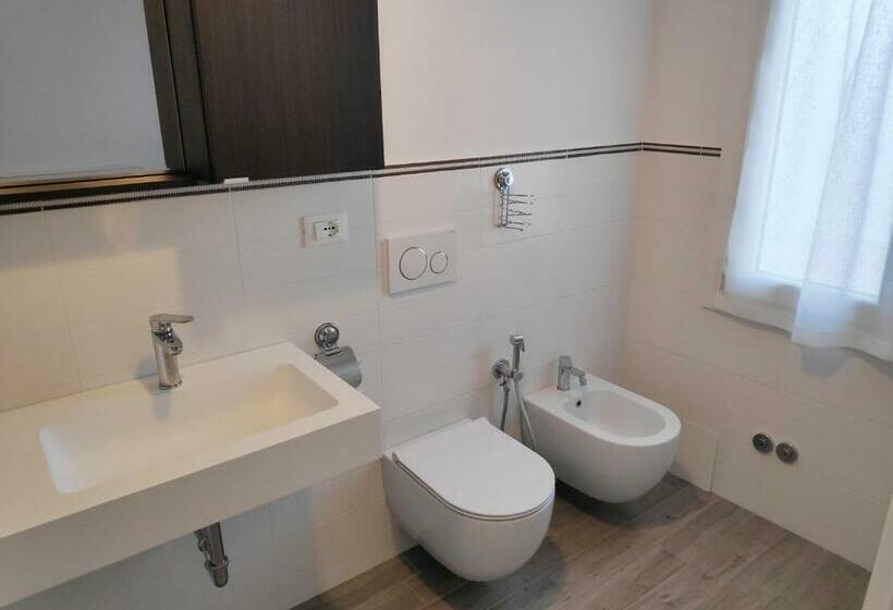 پانسیون Casadei Guest House Stazione Bologna