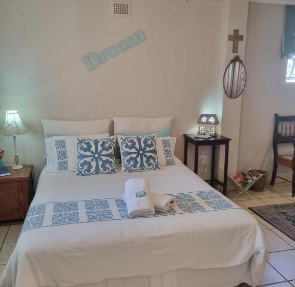 פנסיון Eight Palms