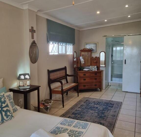 פנסיון Eight Palms