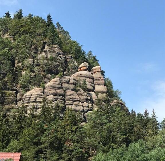 פנסיון „frische Quelle“ Jonsdorf