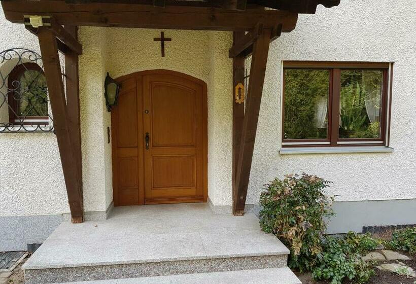 膳宿费 Gemütliches Gästehaus!