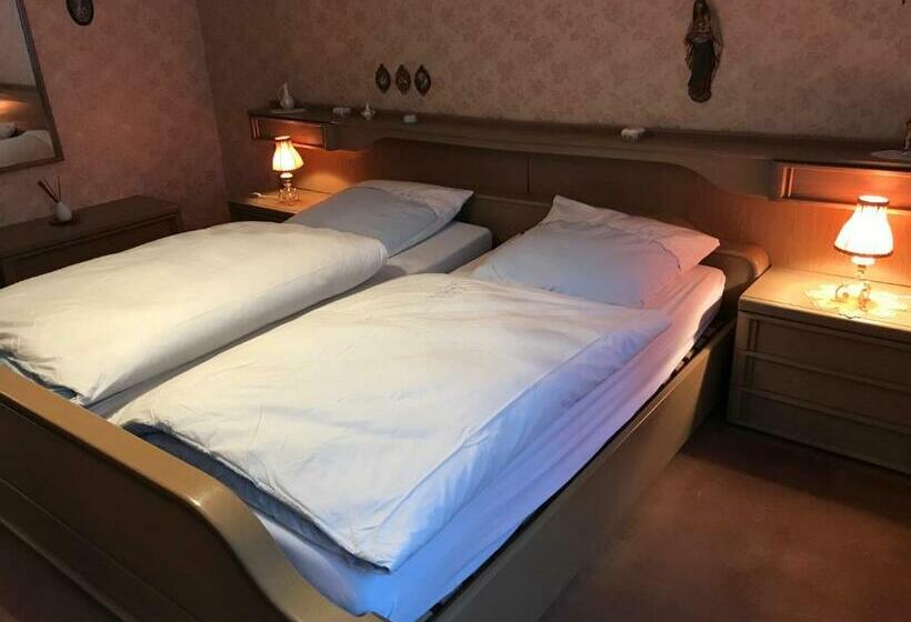 膳宿费 Gemütliches Gästehaus!