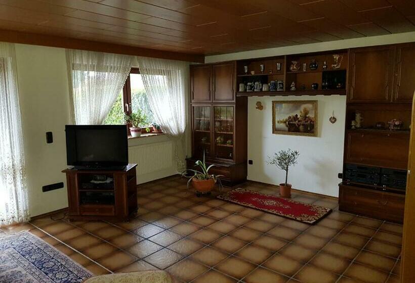 膳宿费 Gemütliches Gästehaus!