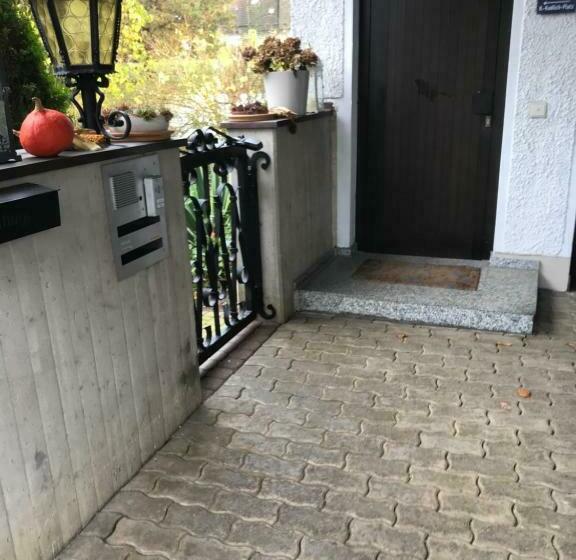 膳宿费 Gemütliches Gästehaus!