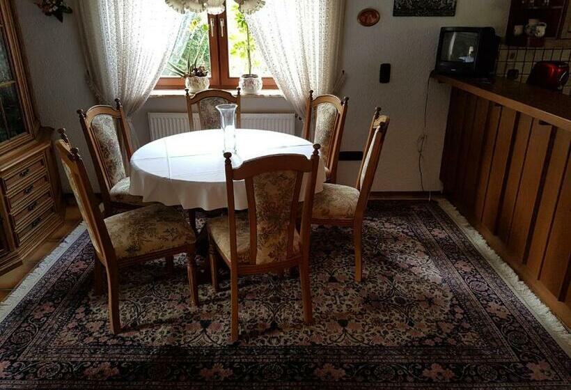 膳宿费 Gemütliches Gästehaus!