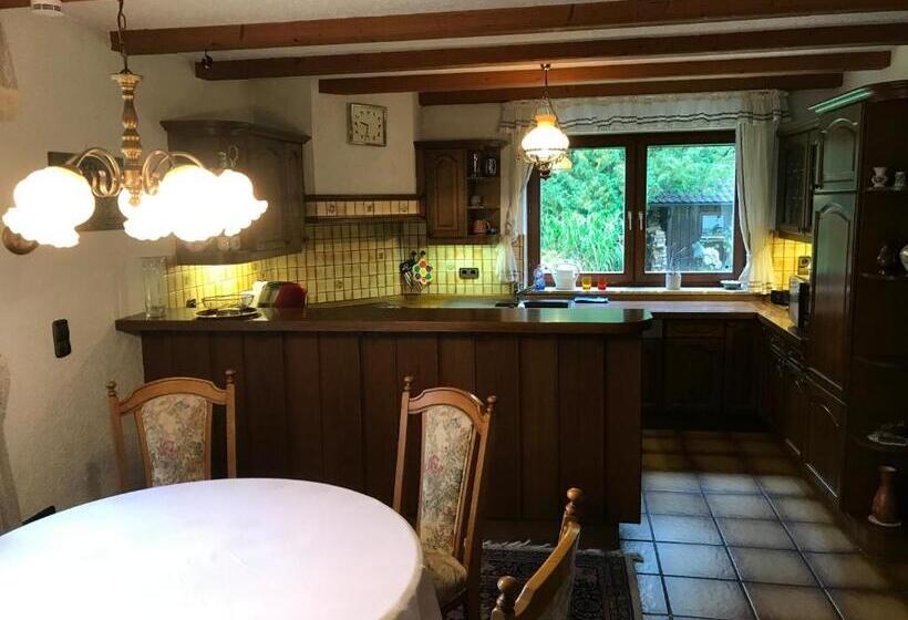 膳宿费 Gemütliches Gästehaus!