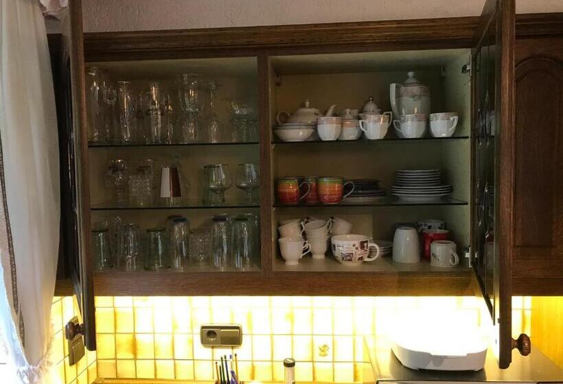 膳宿费 Gemütliches Gästehaus!