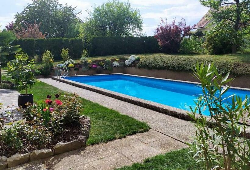 פנסיון Guest House La Sereine