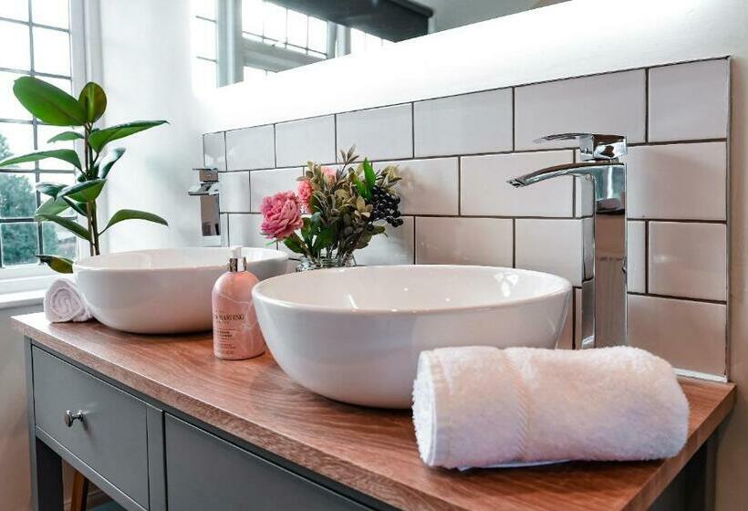 פנסיון Hilltop Country House