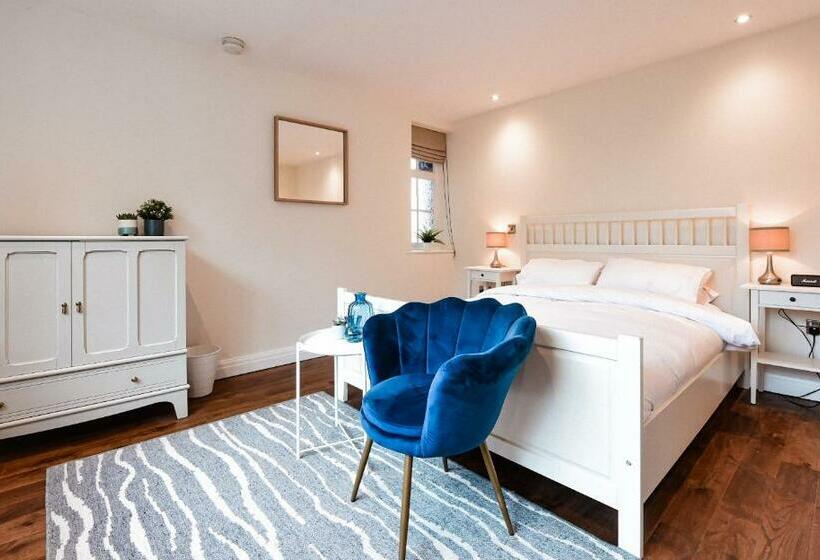 פנסיון Hilltop Country House