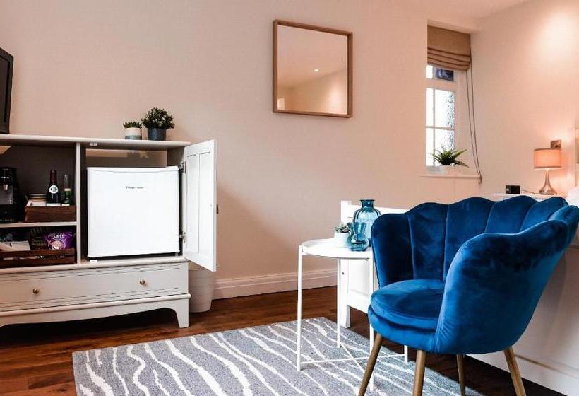 פנסיון Hilltop Country House