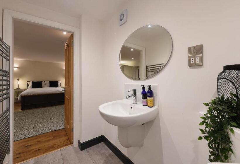 פנסיון Hilltop Country House