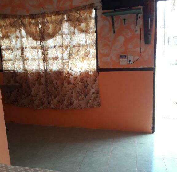 ペンション Hostal Y Temazcal Guemez