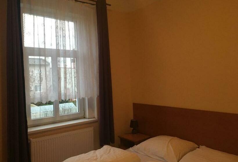 פנסיון Penzion T&t