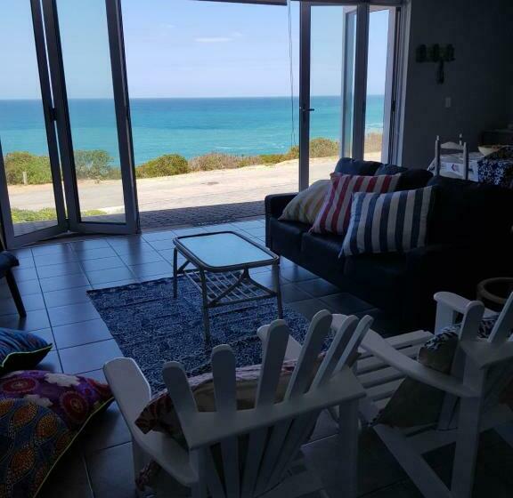 بنسيون The Boathouse