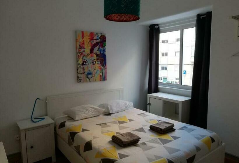 هاستل Bed&shower Moscavide  Self Check In