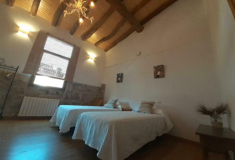 민박 Casa La Foradada