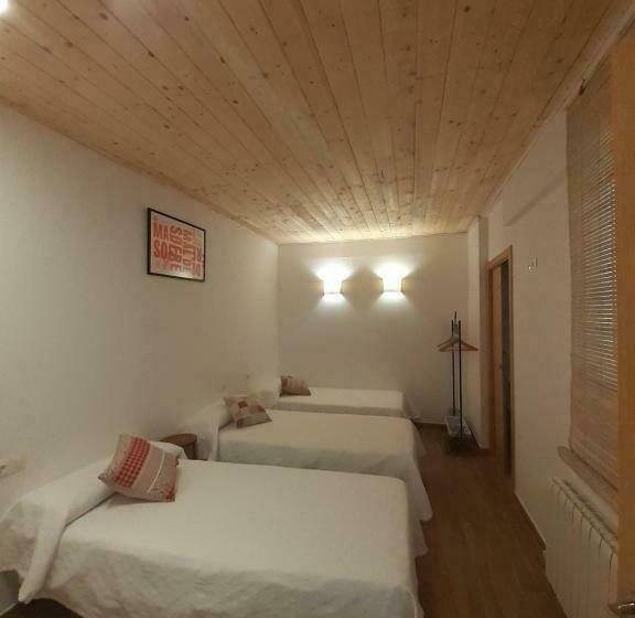 민박 Casa La Foradada